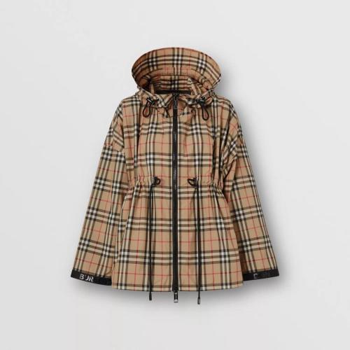  BURBERRY 22年春夏 女士 徽標帶飾再生聚酯纖維連帽外套 80322101 預定商品1-3周發(fā)貨
