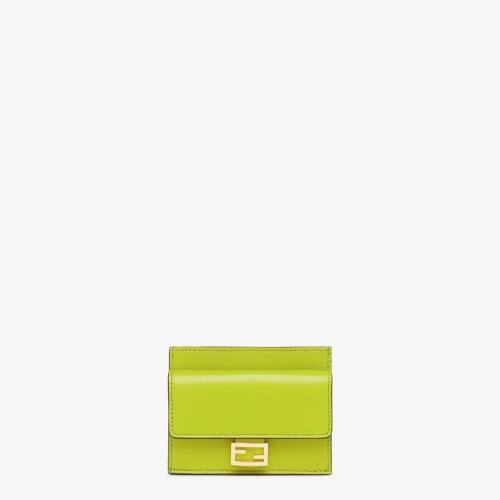  FENDI芬迪 22年秋冬 女士 卡包 嫩芽綠FF納帕皮革卡夾 8M0423AAJDF1JCP
