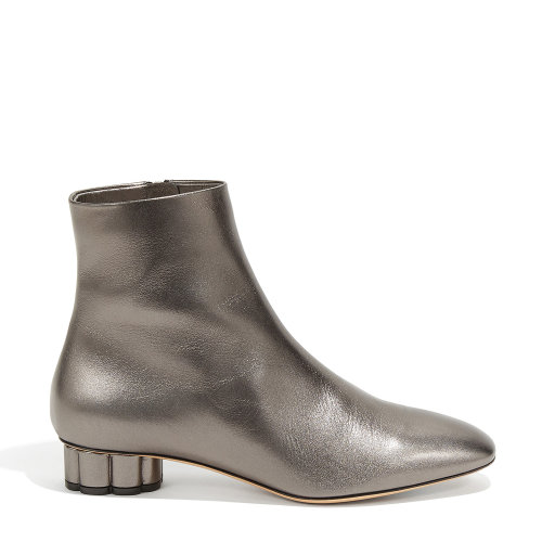 Salvatore Ferragamo/菲拉格慕 珠光深灰色 女士花朵造型鞋跟及踝靴 713980【瑕疵-鞋面折痕】 不退不換