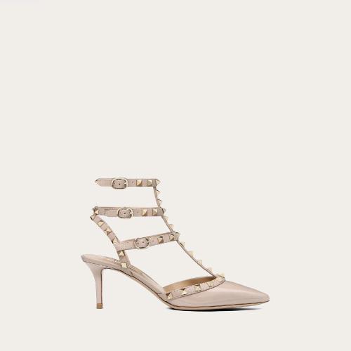  VALENTINO華倫天奴 22年秋冬 女士 高跟鞋 ROCKSTUD 漆皮系帶鉚釘高跟鞋 （鞋跟高6.5厘米） ZW 預(yù)定商品1-3周發(fā)貨