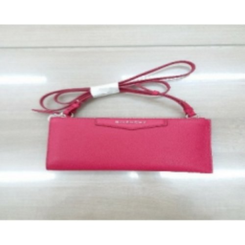  Givenchy/紀(jì)梵希 女士黑色牛皮革單肩包 BC06836012 001 PLSX