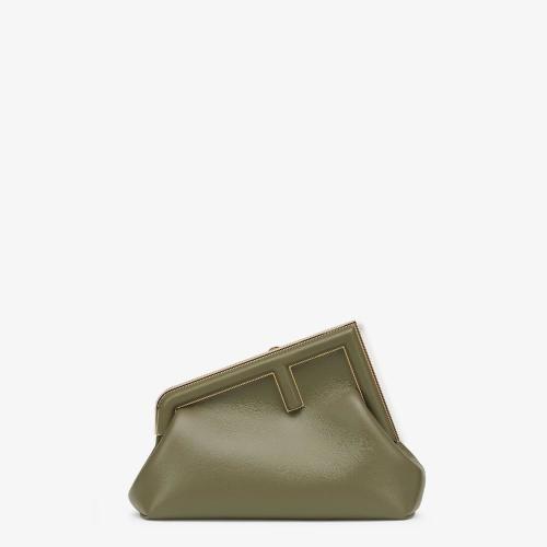  FENDI芬迪 22年秋冬 女士 手拿包 深綠色皮革手袋 8BP129ABVEF14QW