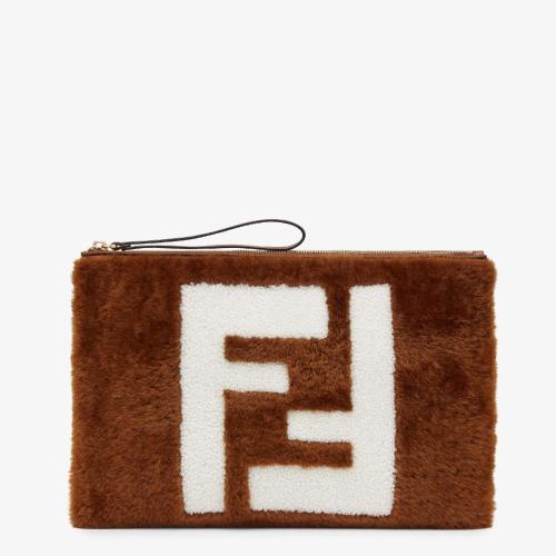  FENDI芬迪 22年秋冬 女士 手拿包 Large Flat Pouch 8N0178ALMJF1HZH