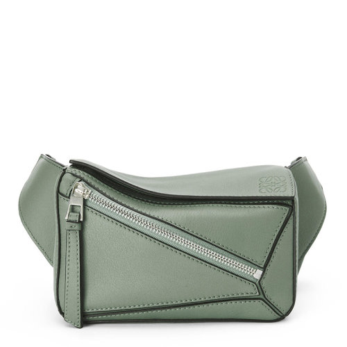 LOEWE/羅意威 22春夏新款Puzzle系列 男士暗鼠尾草色經(jīng)典小牛皮斜挎腰包0010651313