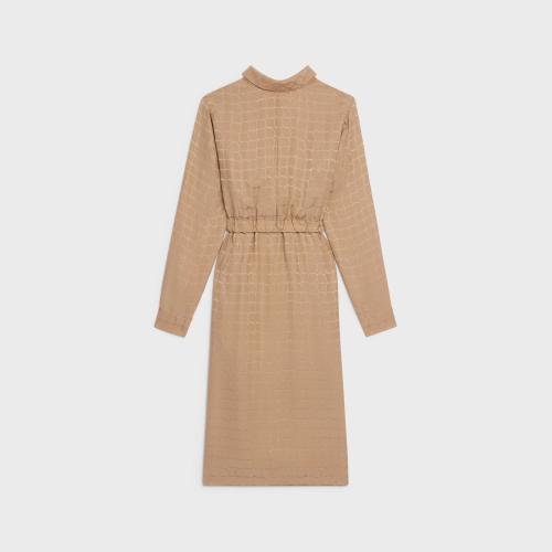  CELINE賽琳思琳 22年秋冬 女士 連衣裙 啞光和亮澤桑蠶絲翻領(lǐng)中長連衣裙 2R84F401S.31DE