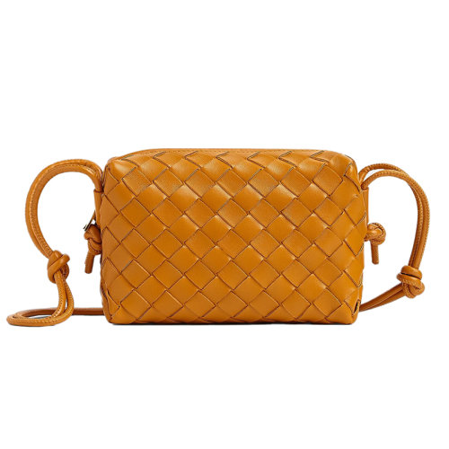 Bottega Veneta/葆蝶家 22新款 女士迷你黃棕色羔羊皮Intrecciato圖案拉鏈開合單肩斜挎相機(jī)包680254V1G117716