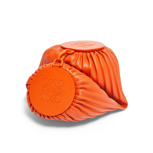 LOEWE/羅意威 22新款 女士橙色羊皮革褶皺效果拉鏈開合兩端同色徽標壓紋手拿包手腕包單肩手提包A912P84X15-9100