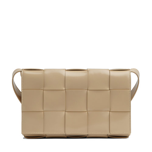 Bottega Veneta/葆蝶家 22春夏新款CASSETTE系列 女士燕麥色雙面正交編織小牛皮斜挎單肩豆腐包578004V1EP39776