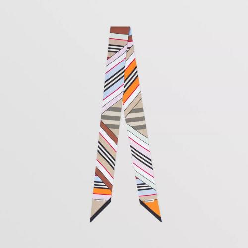  BURBERRY 22年秋冬 女士 蒙太奇印花窄版絲巾 80532671