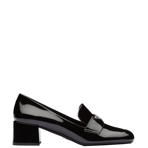 PRADA/普拉達(dá) 22年早春新款 Mocassini Triangolo系列 女士黑色皮革飾涂琺瑯三角形金屬徽標(biāo)漆皮樂福鞋1D763M_069_F0002_F_045