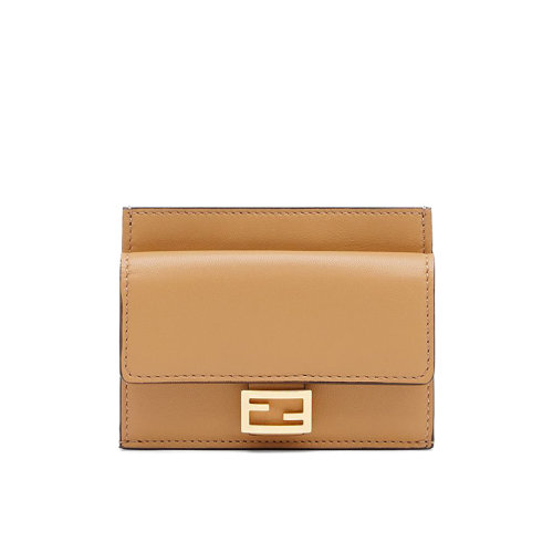 FENDI/芬迪 Baguette系列 女士米色小羊皮帶按扣背面飾有壓紋FF圖案卡片夾88151200