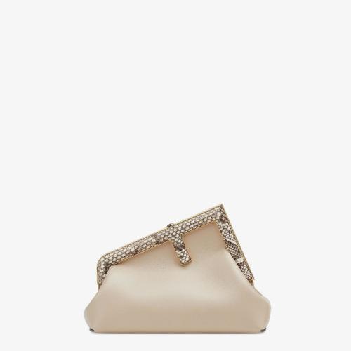  FENDI芬迪 22年秋冬 女士 手拿包 粉紅色皮革和蟒蛇皮手袋 8BP129AKKUF1HOP