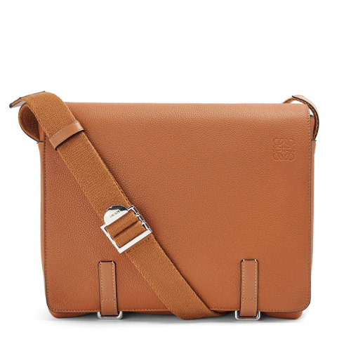 LOEWE/羅意威 MILITARY系列 男士棕褐色斜挎單肩郵差包0010641009