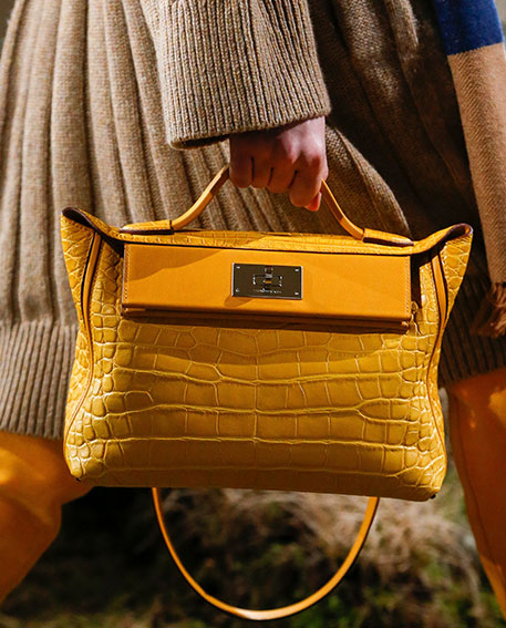 河邊怎么找玉石(如何在河灘上找玉石)