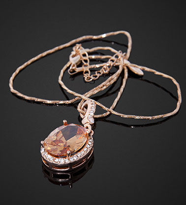 鉆戒4爪和6爪哪個(gè)好(鉆戒4爪和6爪哪個(gè)好看)