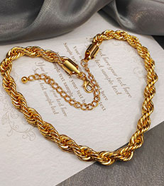 怎么辨別真假翡翠手鐲(怎么分辨真假翡翠手鐲)