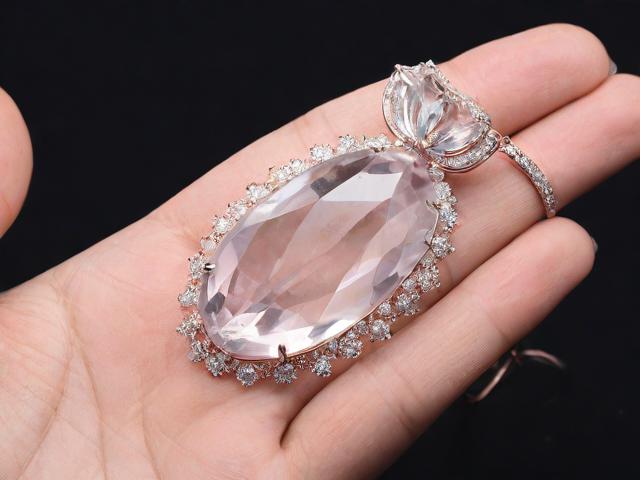 為什么東?？h水晶資源豐富？