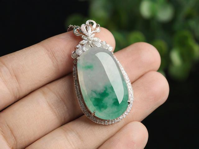 為什么翡翠水晶都連云港？