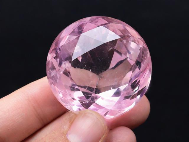 為什么粉水晶價(jià)格昂貴？探究粉水晶的珍貴之處