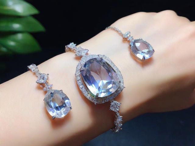 為什么水晶會冰涼？