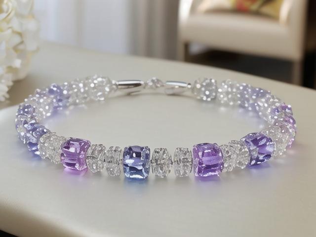 為什么客廳要放水晶？水晶裝飾品的魅力和作用