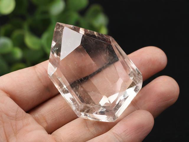 為什么天然水晶會(huì)有棱角？